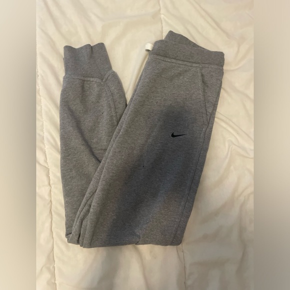 Nike sweatpants - Picture 2 of 3